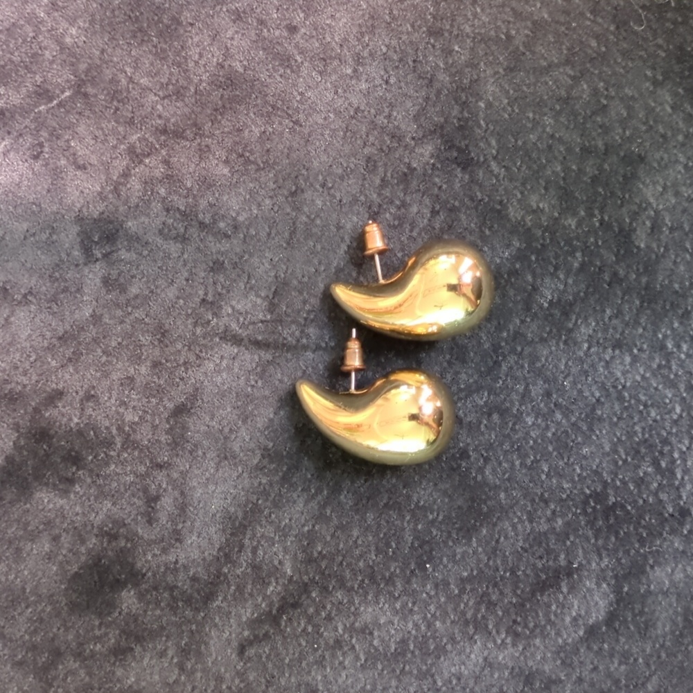 Gold teardrop waterdrop earrings